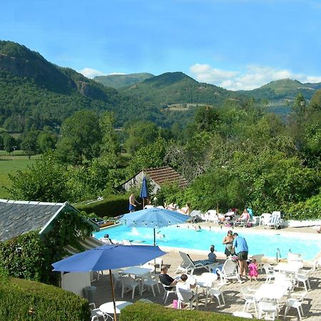 Hôtel et Résidence des Bains Vic-sur-Cère Exterior foto