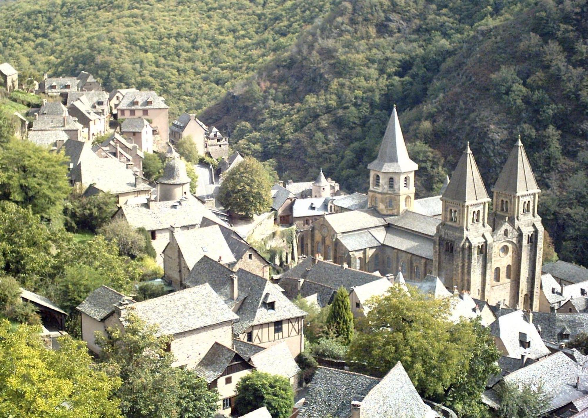 Hôtel et Résidence des Bains Vic-sur-Cère Exterior foto